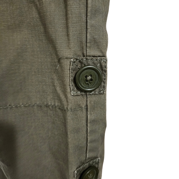 Anne Taylor Loft Cargo Utility pants/shorts army green size 6 - Picture 12 of 14